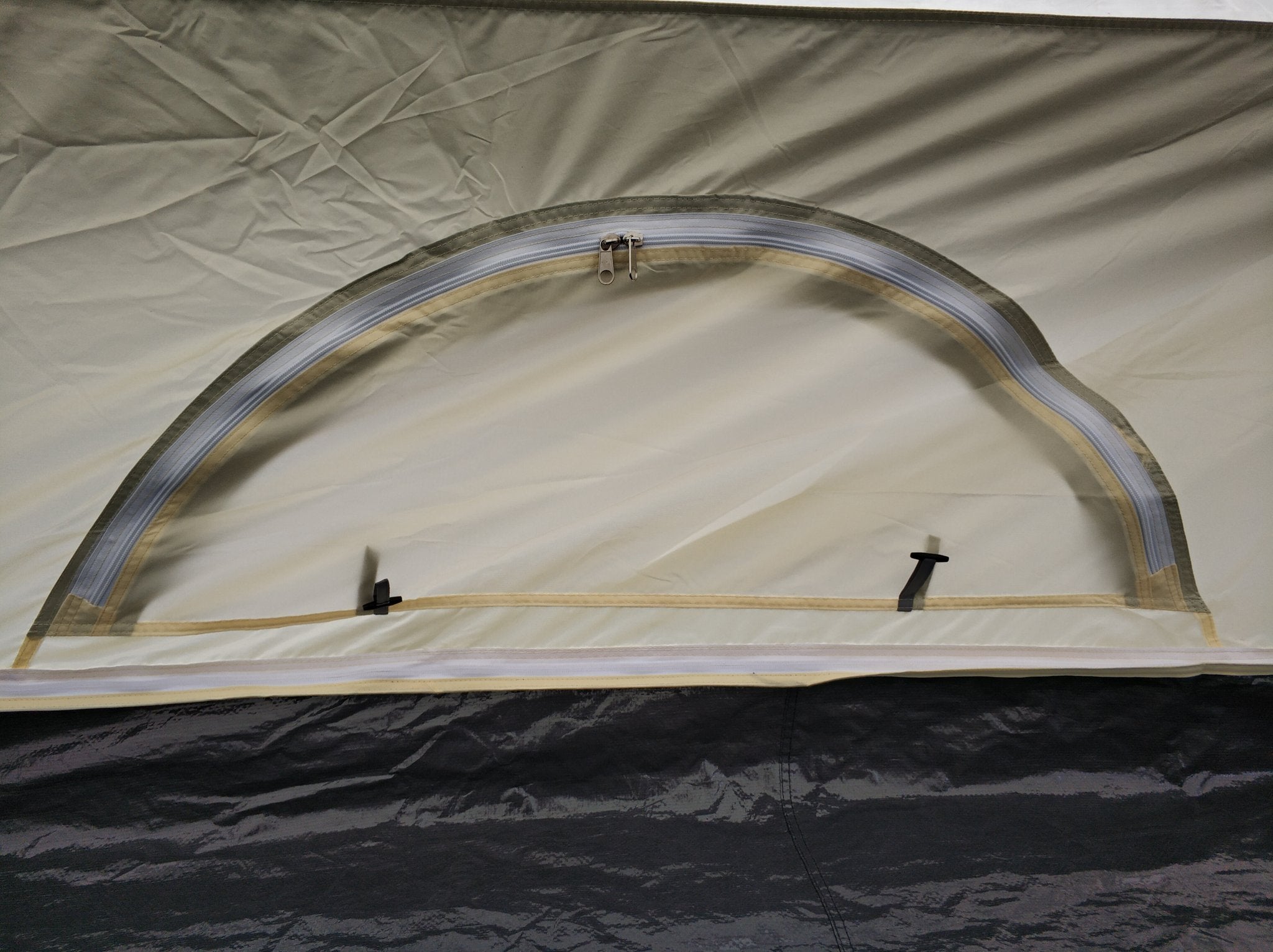 5m Bell tent 10-person pyramid round with zipped in ground sheet