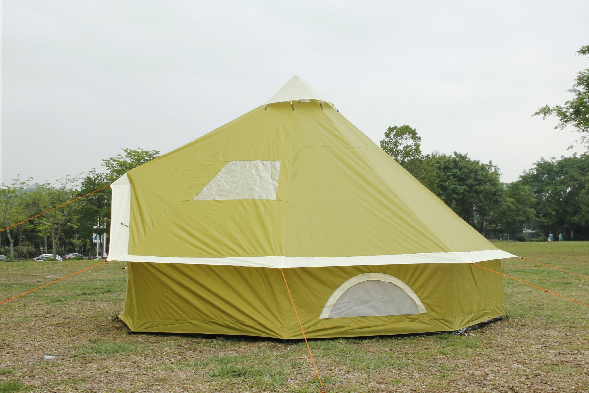 4m Bell tent 8-person Olive pyramid round with zipped in ground sheet