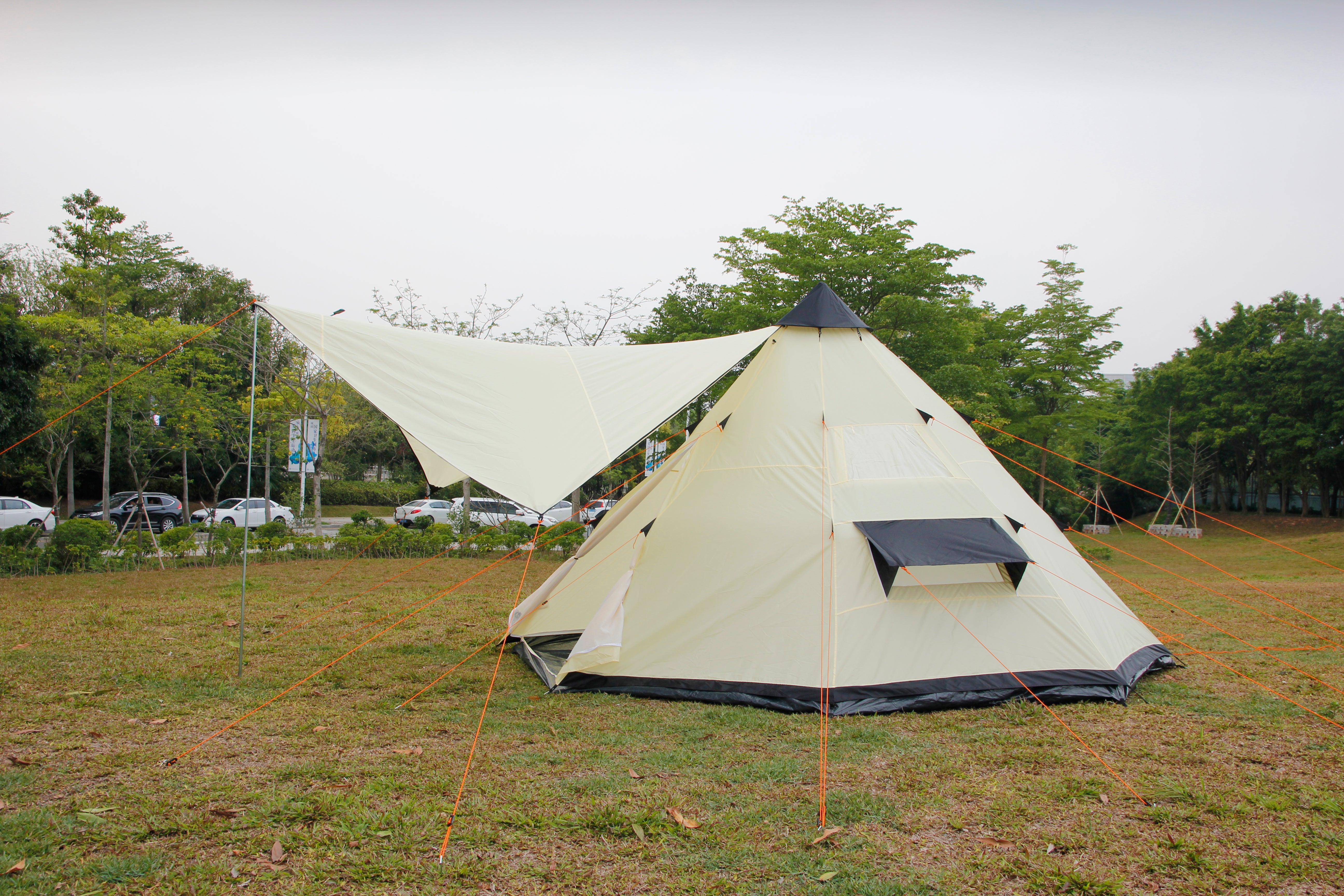 4M Glamptex 400 - 8-person teepee tent, pyramid tent, Zipped in ground sheet, canopy awning