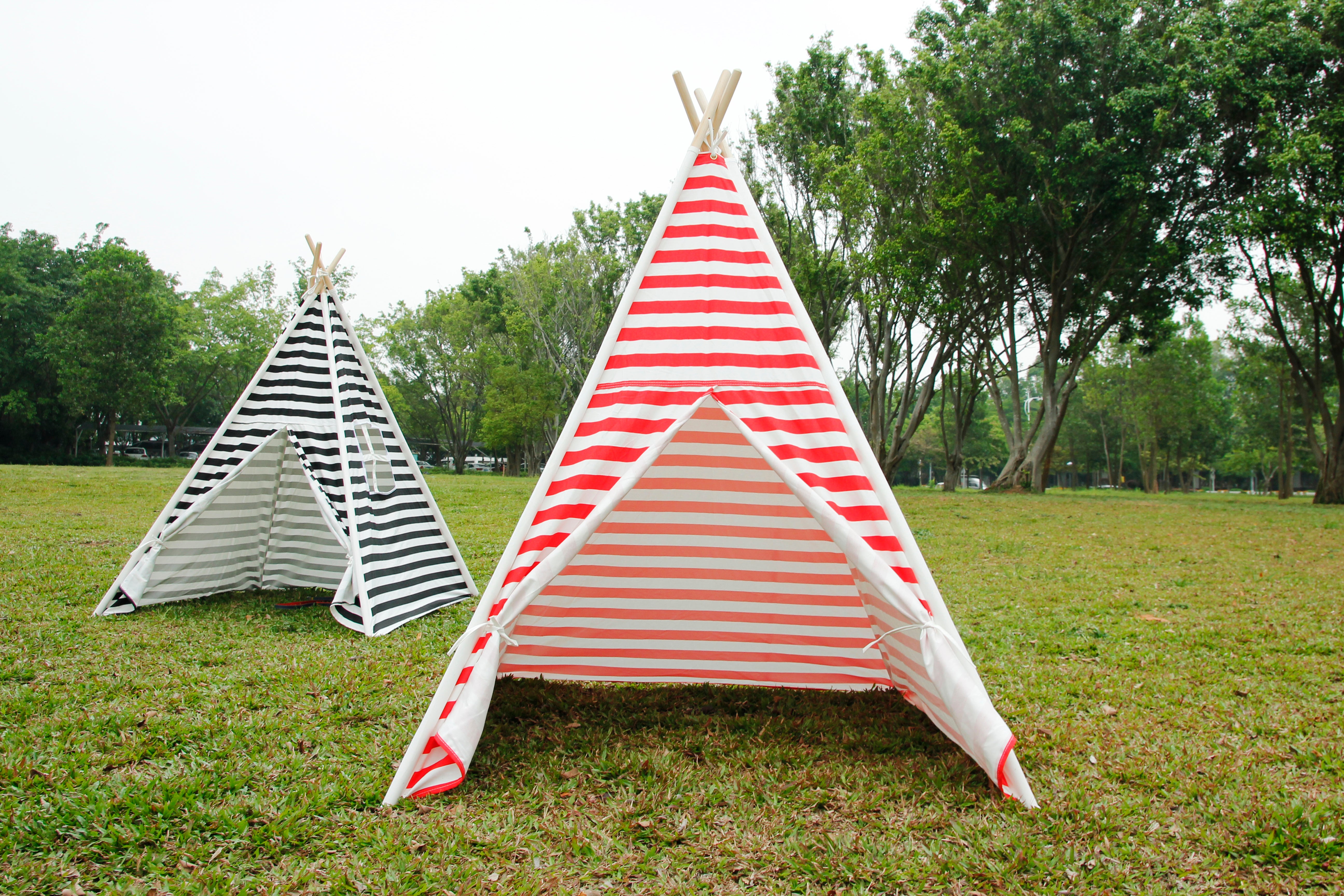 Canvas Teepee Tent for Kids Tipi Tent teepee tent, 2 Child Indian TP Wigwam, Red and White